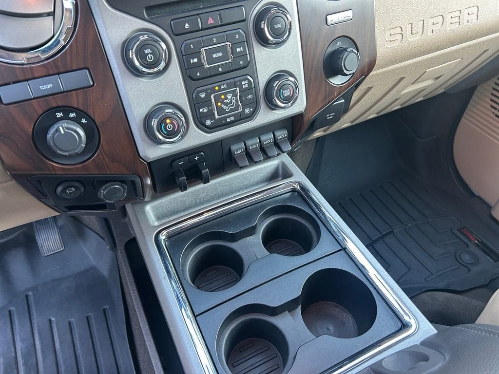 2016 Ford Super Duty F-350 DRW Lariat