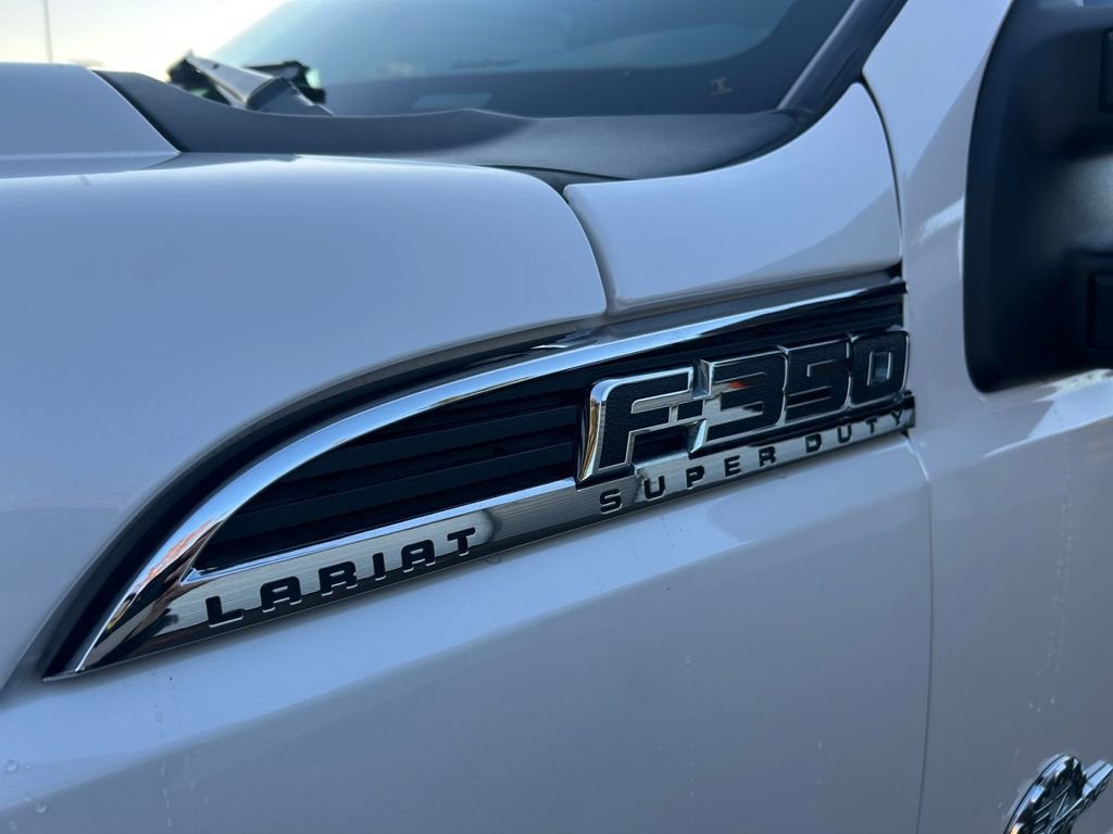 2016 Ford Super Duty F-350 DRW Lariat