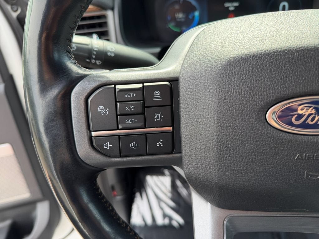2023 Ford F-150 Lightning LARIAT