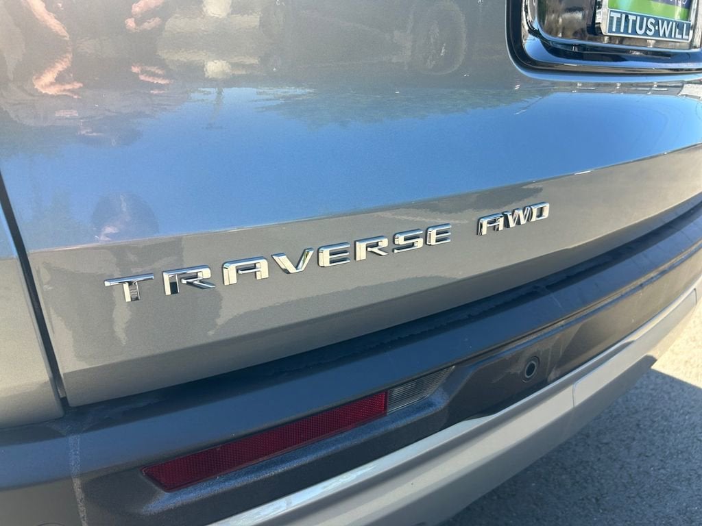 2025 Chevrolet Traverse LT