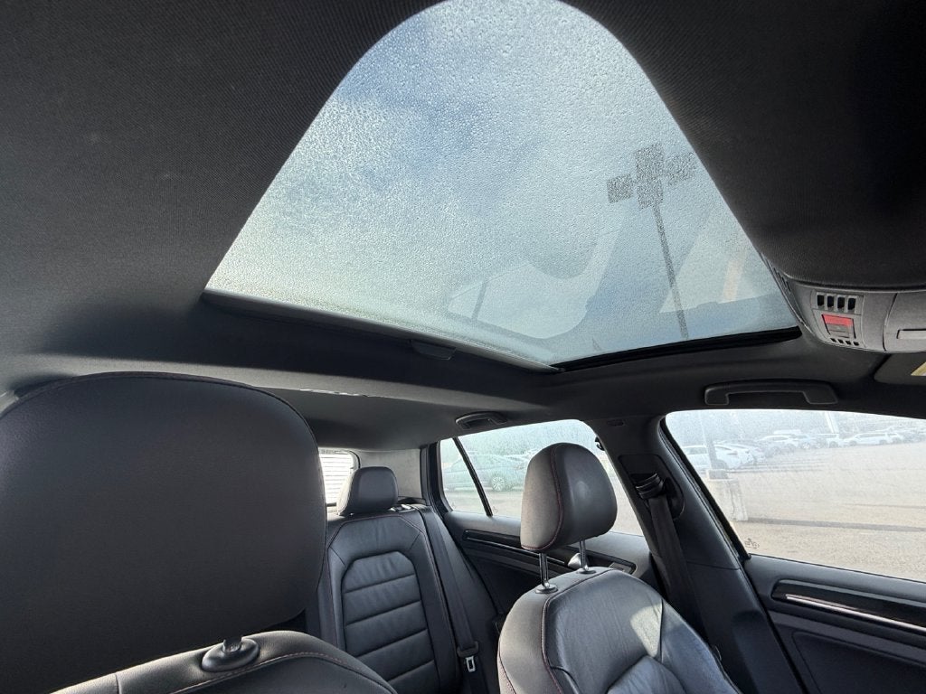 2015 Volkswagen Golf GTI 2.0T SE 4-Door