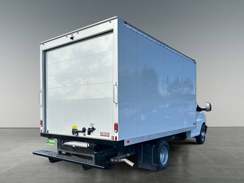 2025 Chevrolet Express Cutaway 3500 1WT