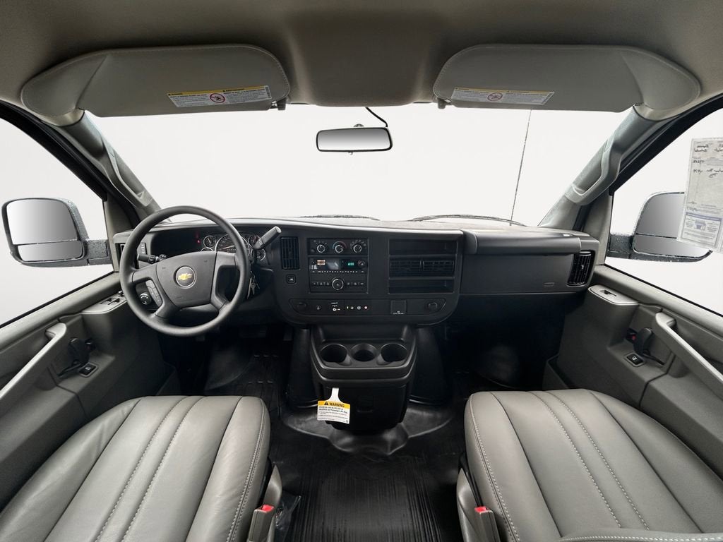 2025 Chevrolet Express Cargo WT