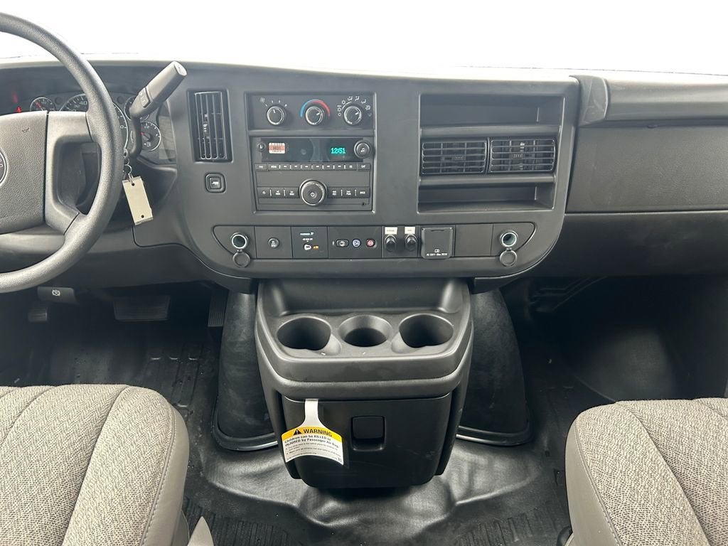 2025 GMC Savana Cutaway 3500 1WT