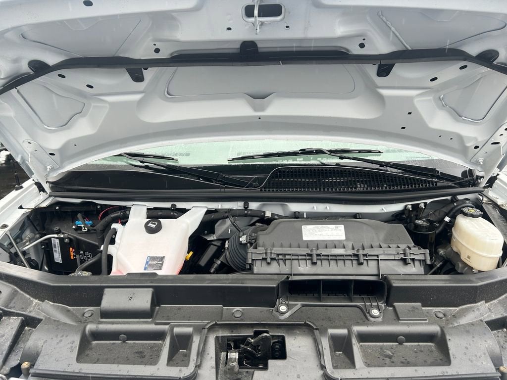 2025 GMC Savana Cutaway 3500 1WT