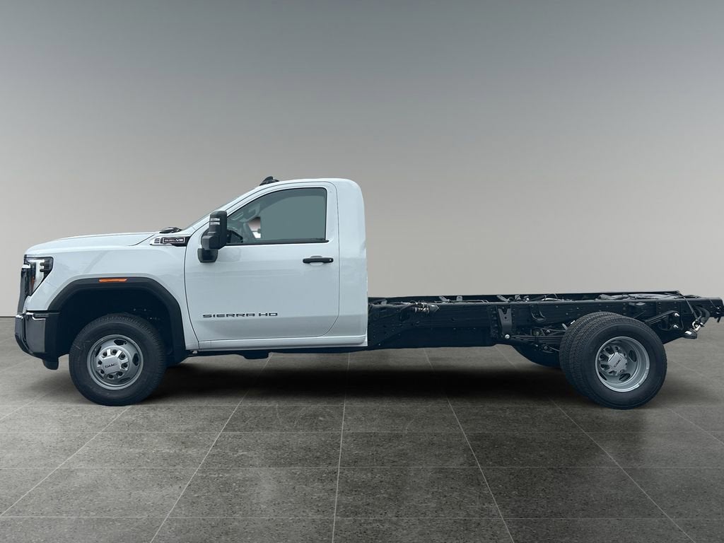 2026 GMC Sierra 3500 HD Chassis Cab Pro