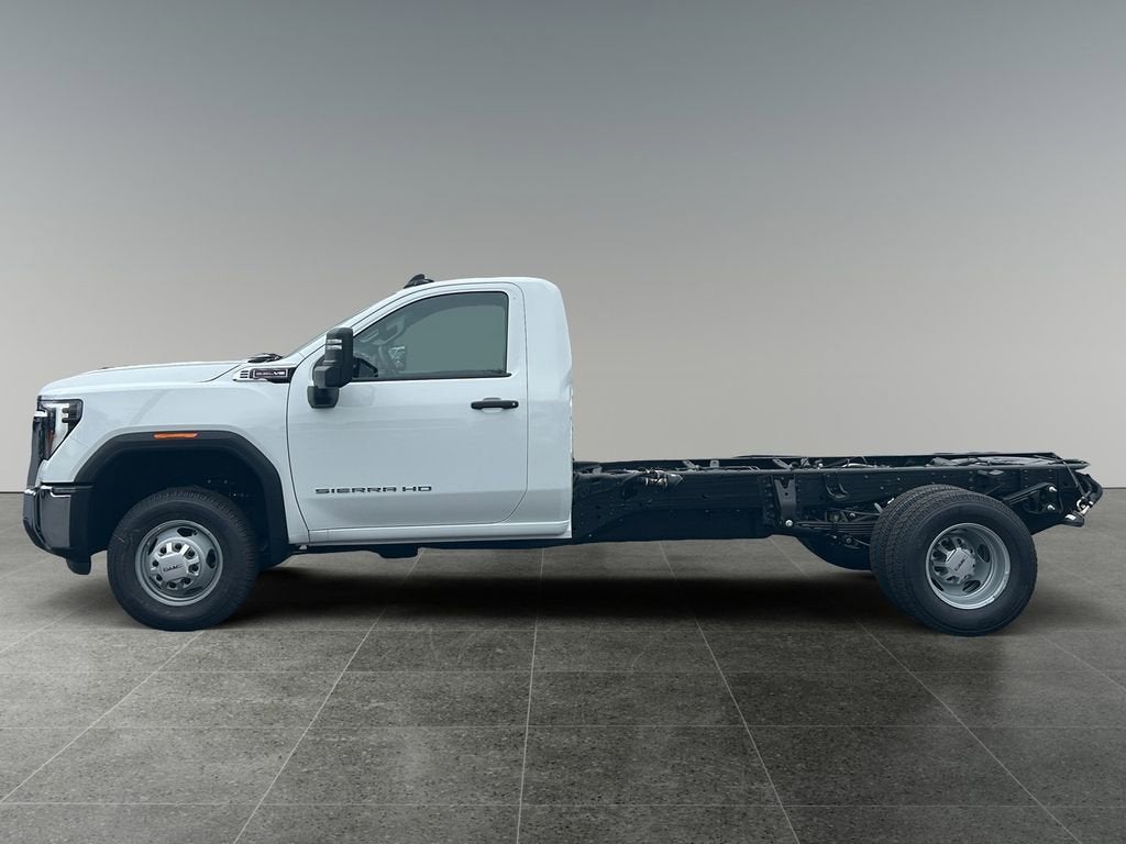 2026 GMC Sierra 3500 HD Chassis Cab Pro