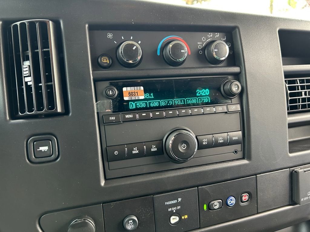 2025 GMC Savana Cargo 2500 Work Van