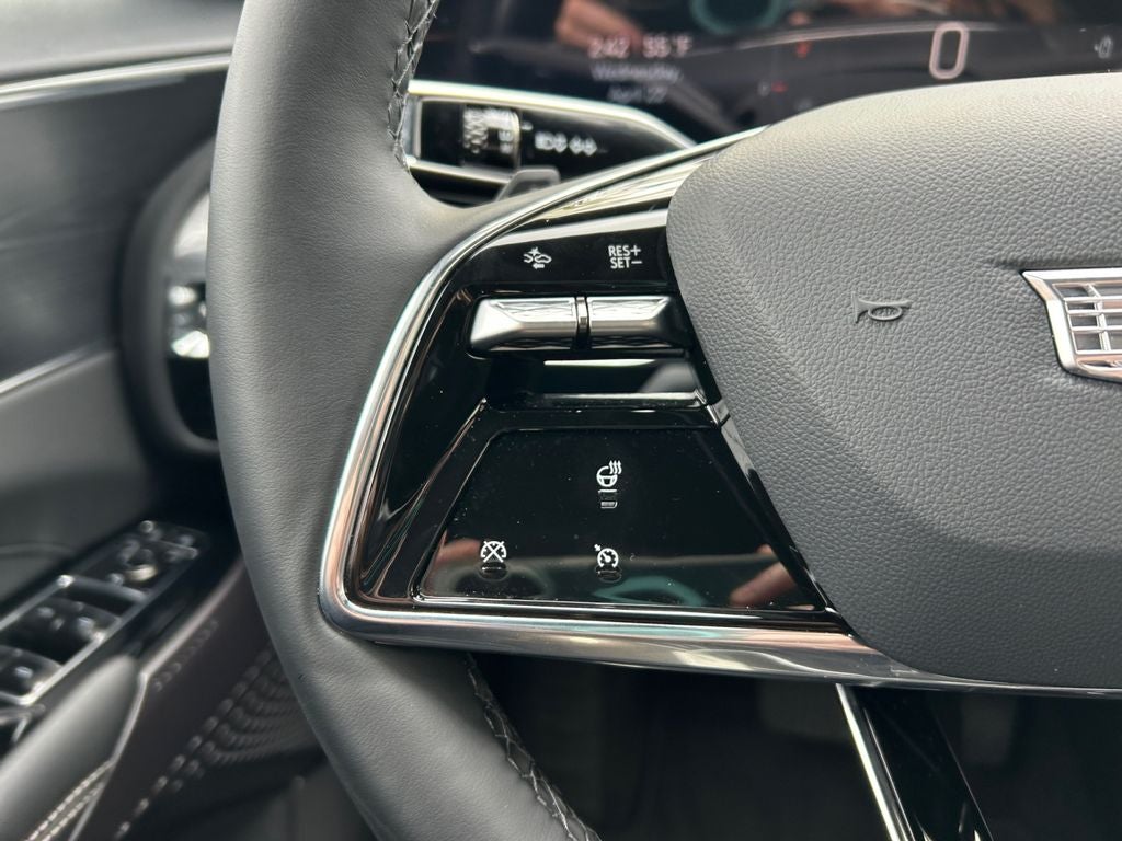 2025 Cadillac LYRIQ Sport 1