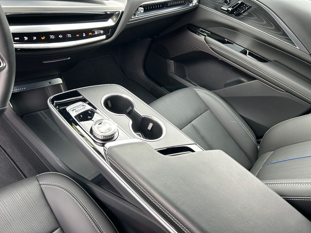 2025 Cadillac LYRIQ Sport 1