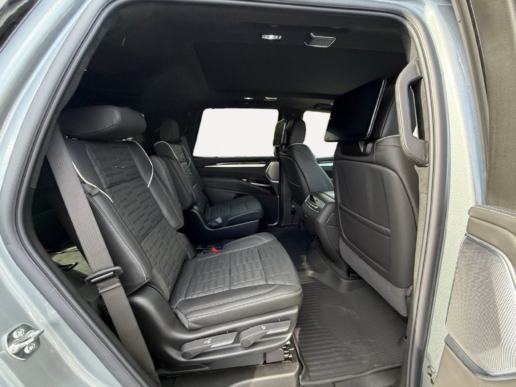 2027 Cadillac Escalade 4WD Platinum Sport
