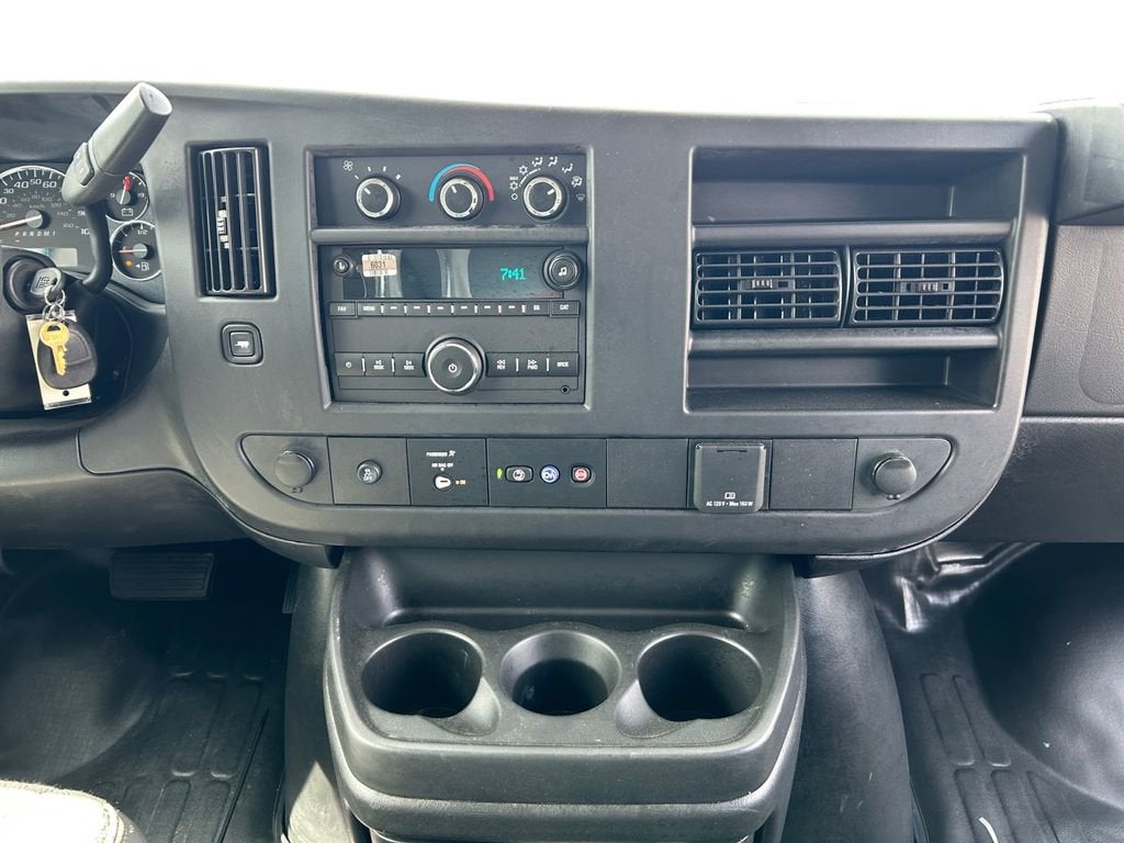 2025 Chevrolet Express Cutaway 3500 1WT
