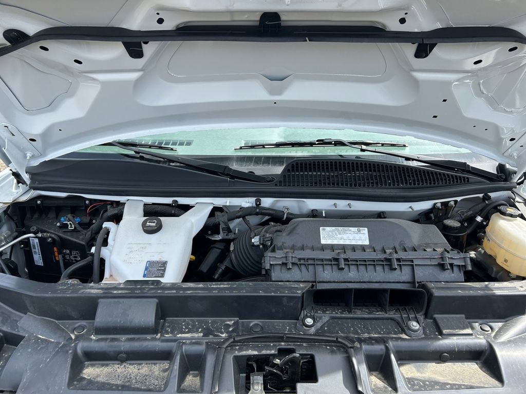 2025 Chevrolet Express Cutaway 3500 1WT