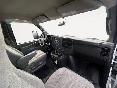2025 Chevrolet Express Cutaway 3500 1WT