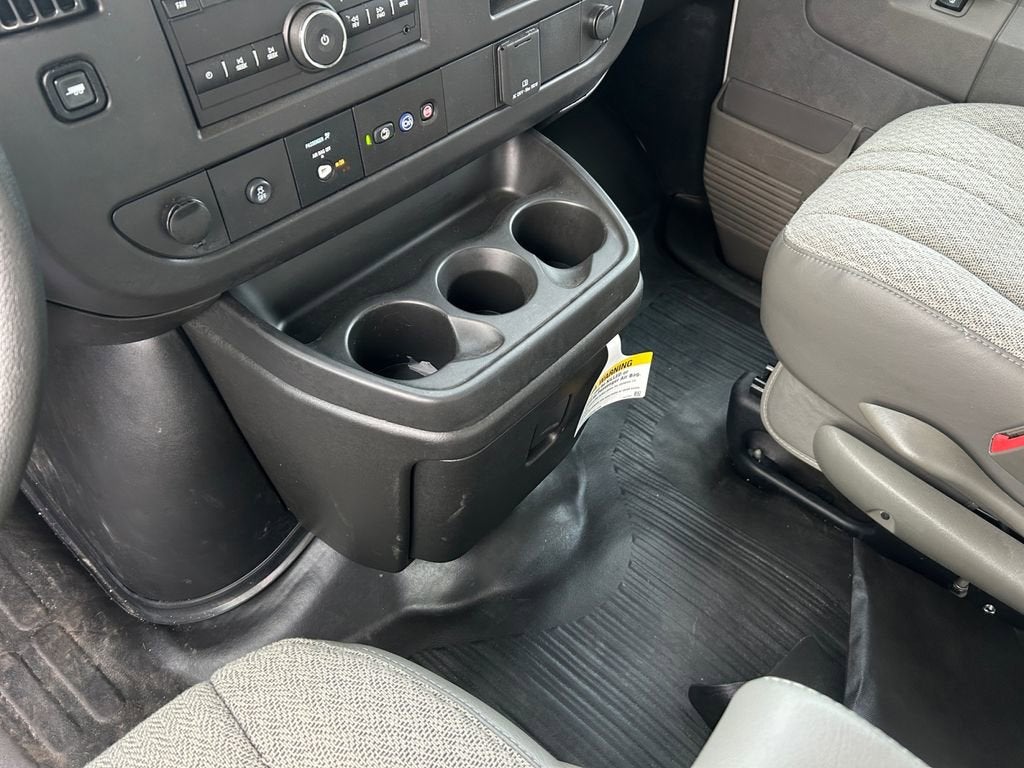 2025 Chevrolet Express Cutaway 3500 1WT