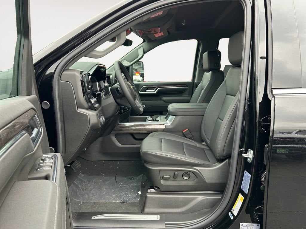 2025 Chevrolet Silverado 3500 HD LTZ