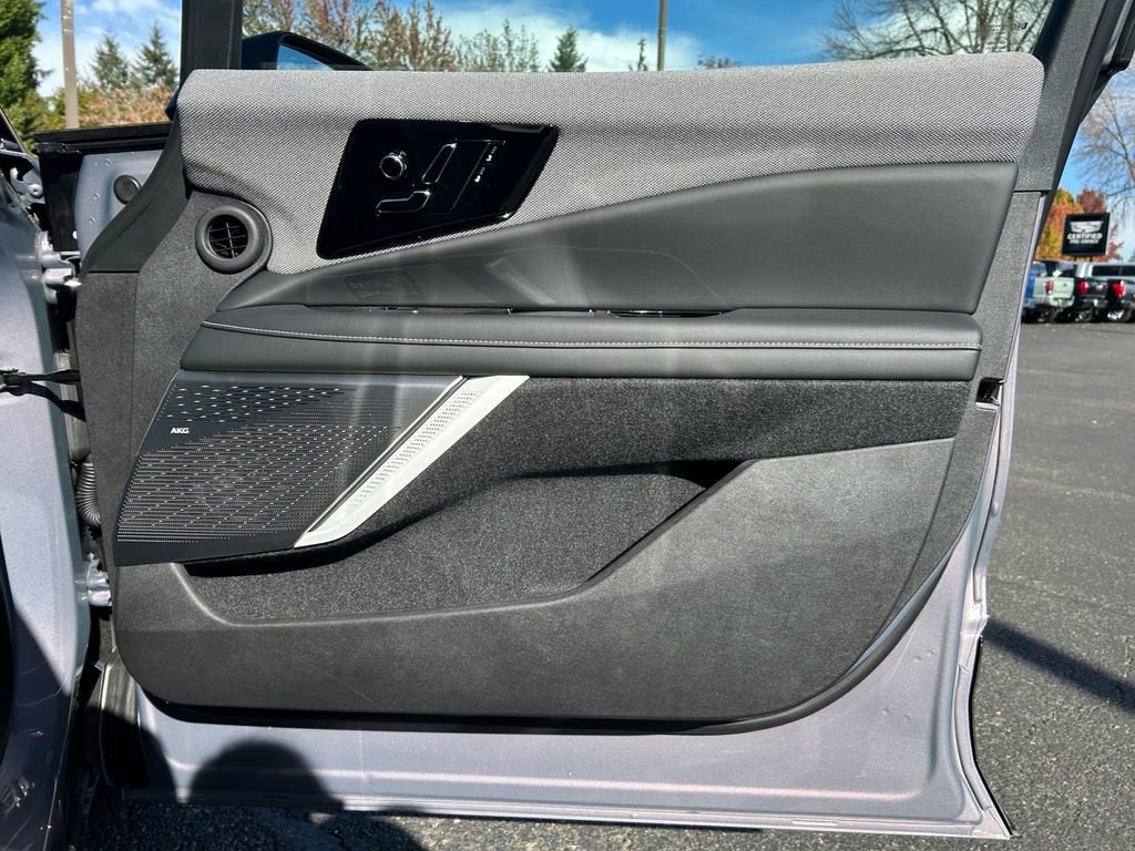 2025 Cadillac OPTIQ Luxury 1