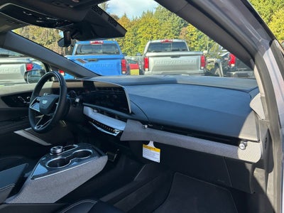 2025 Cadillac OPTIQ Luxury 1