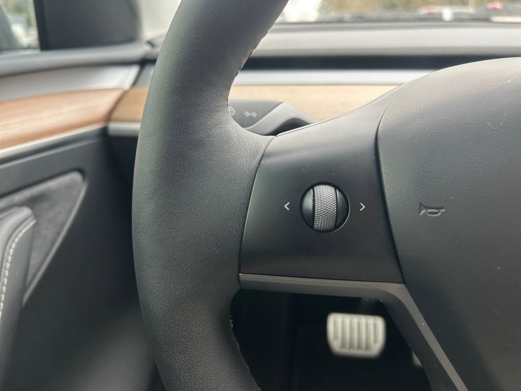 2025 Tesla Model Y Performance