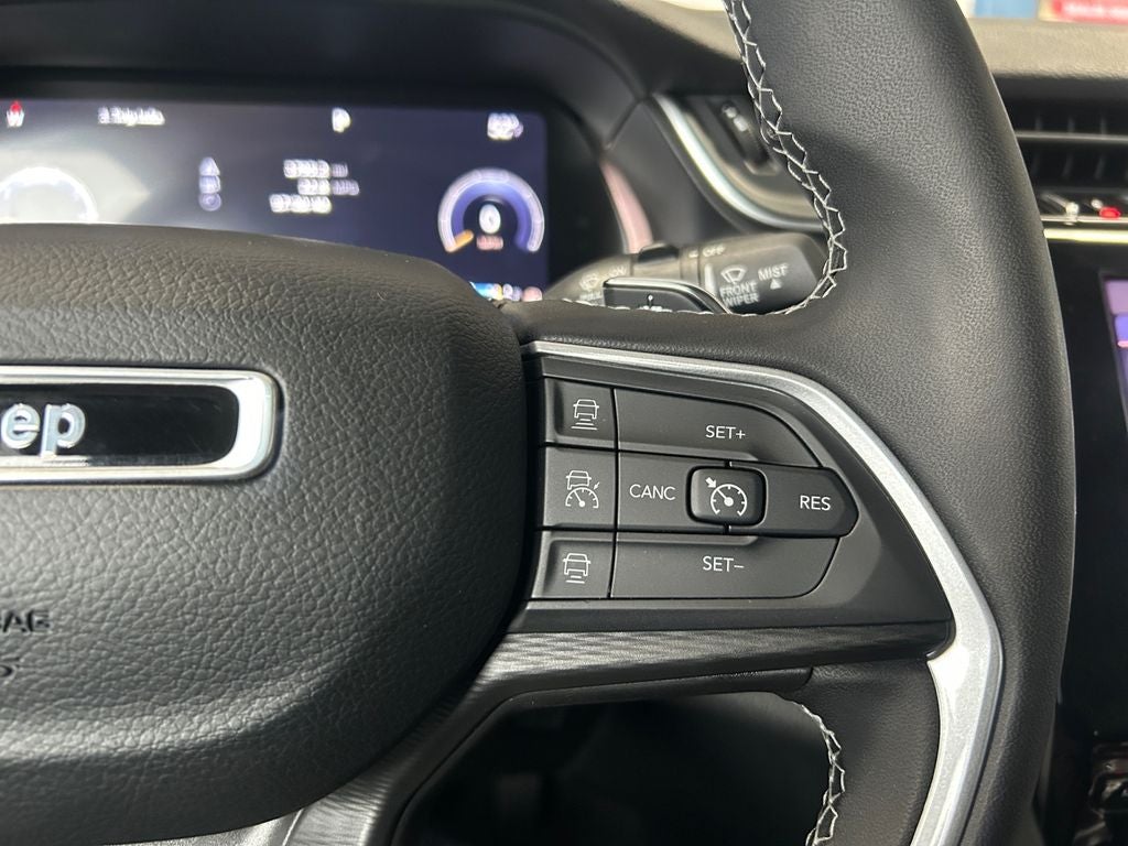 2023 Jeep Grand Cherokee Laredo