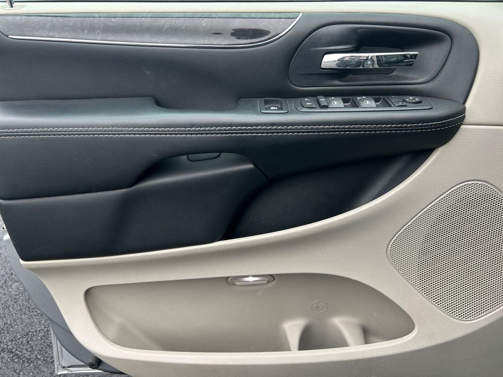 2015 Chrysler Town & Country Touring