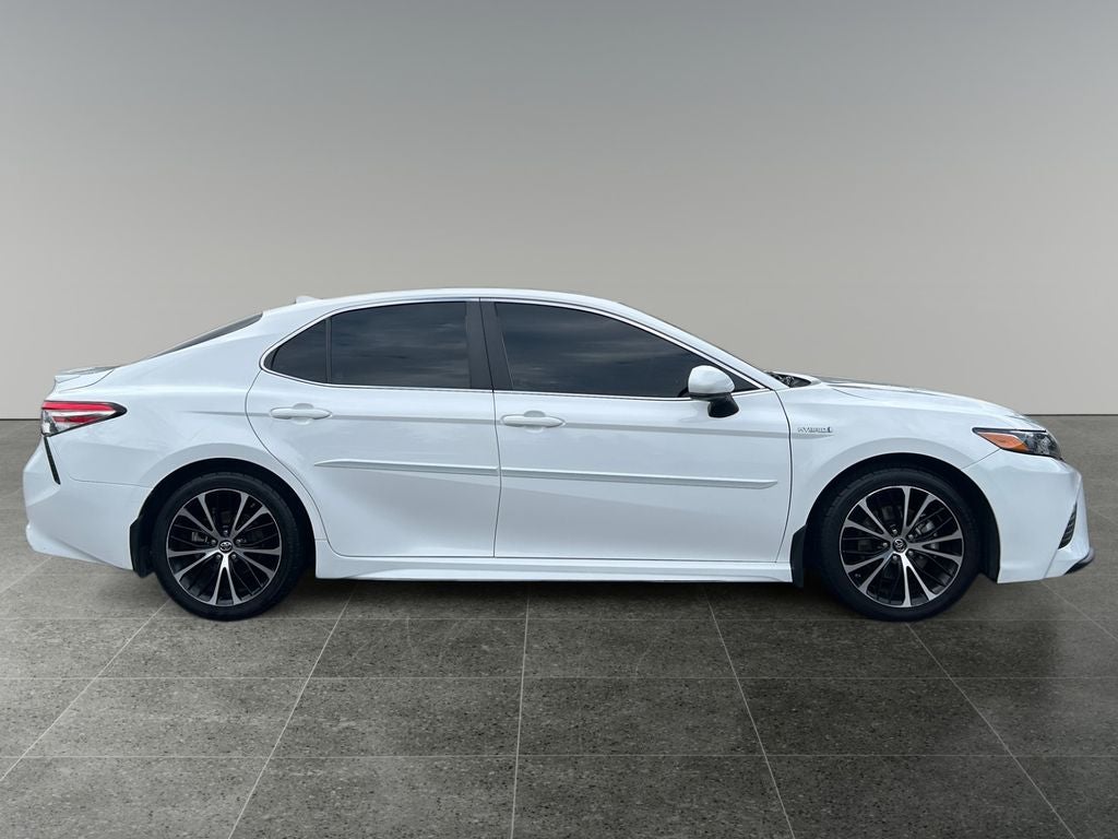 2019 Toyota Camry Hybrid SE