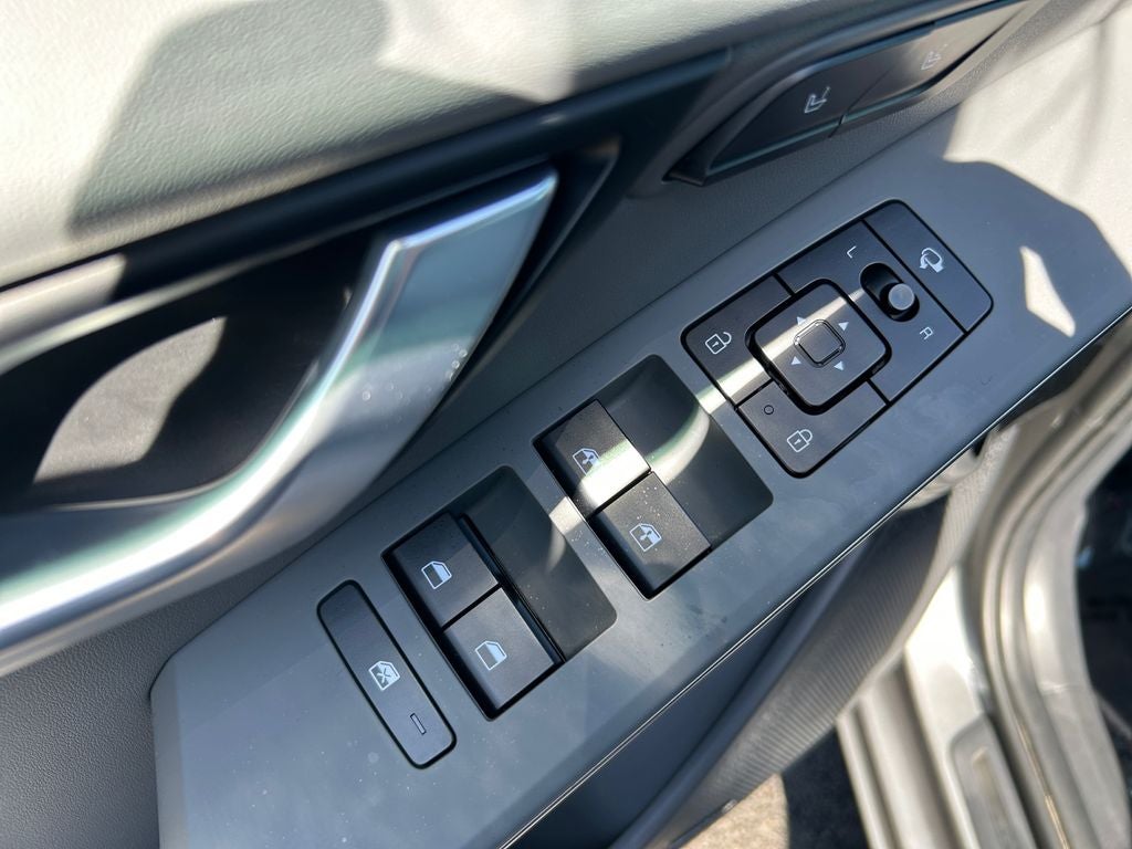 2024 Kia Niro SX