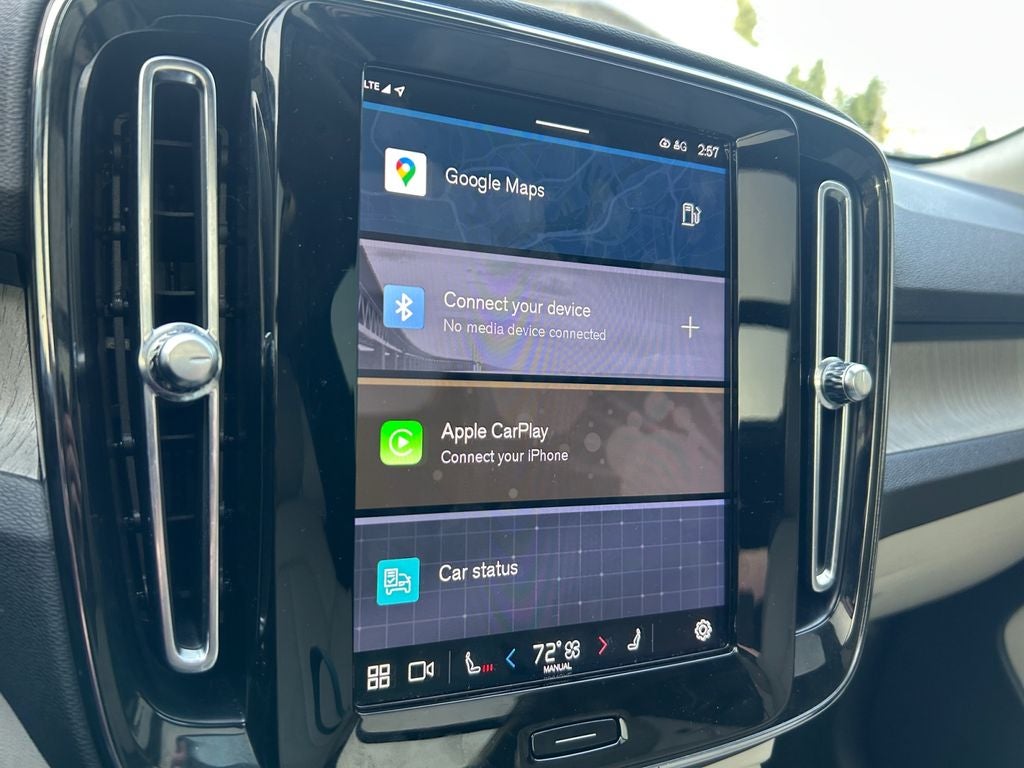 2023 Volvo XC40 B5 Plus Bright Theme