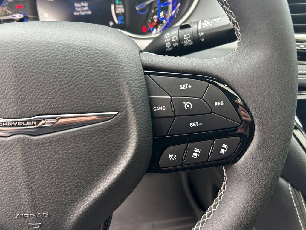 2025 Chrysler Pacifica Hybrid Select Premium S Appearance