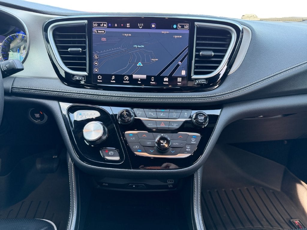2024 Chrysler Pacifica Limited AWD
