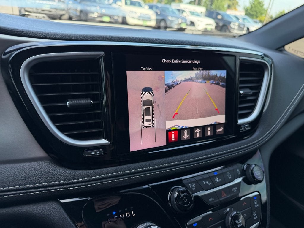 2024 Chrysler Pacifica Limited AWD