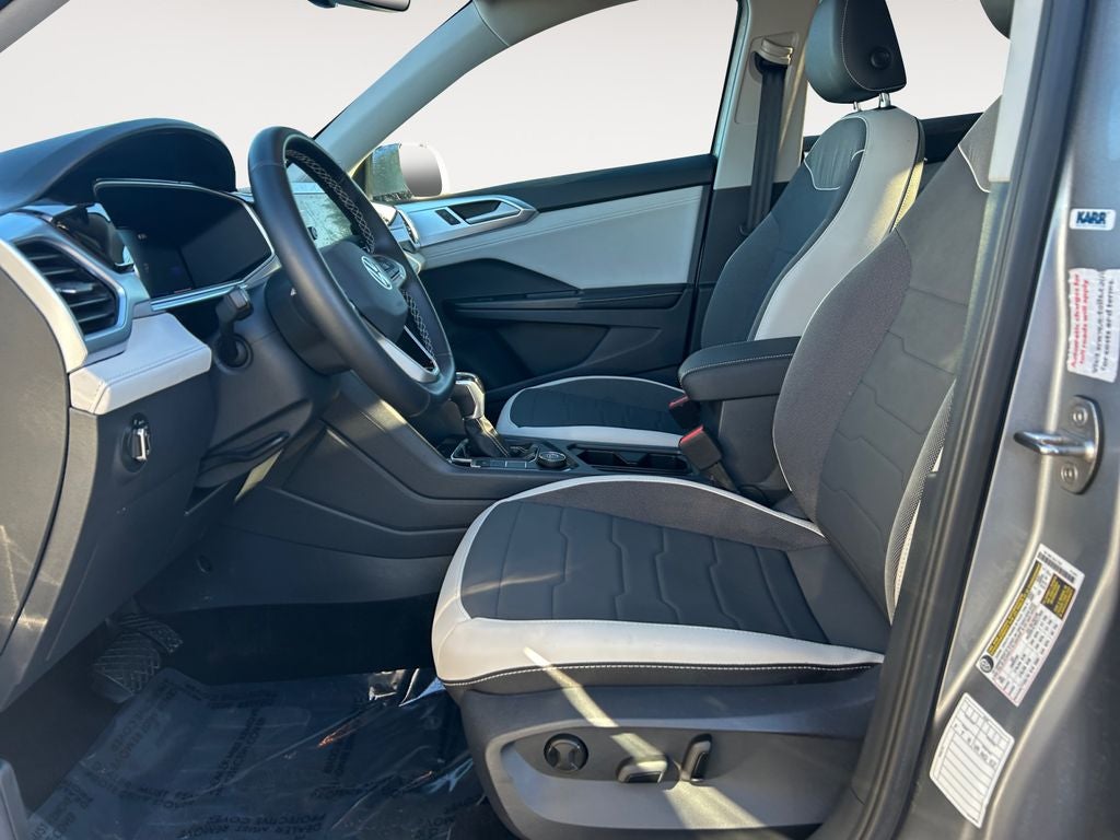 2025 Volkswagen Taos 1.5T SE