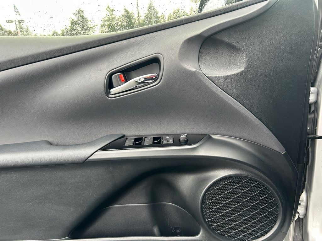 2021 Toyota Prius LE