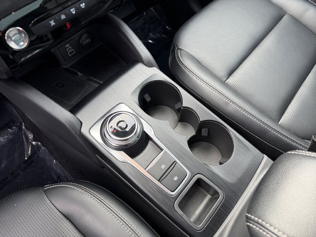 2025 Ford Escape Platinum