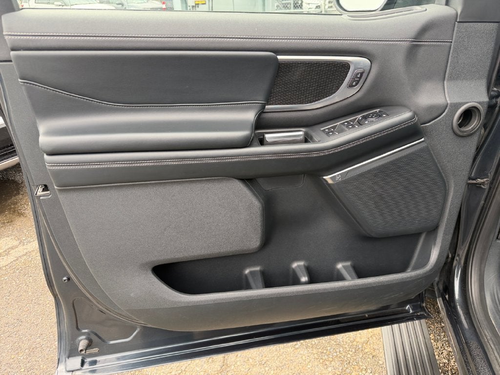 2025 Ford Expedition Max Platinum Stealth