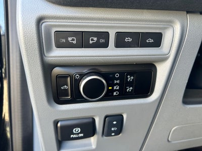 2024 Ford F-150 Lightning Flash