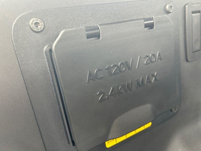 2024 Ford F-150 Lightning Flash