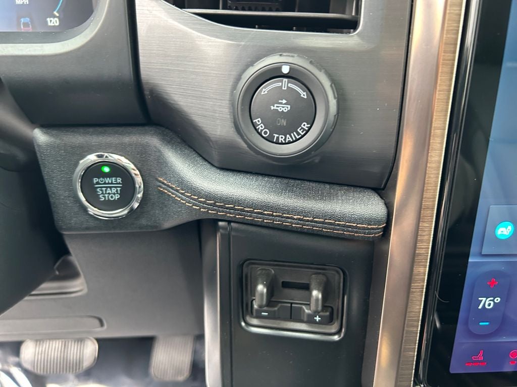 2025 Ford F-150 Lightning Lariat