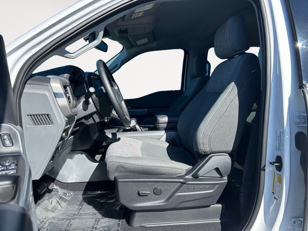 2023 Ford F-150 Lightning XLT