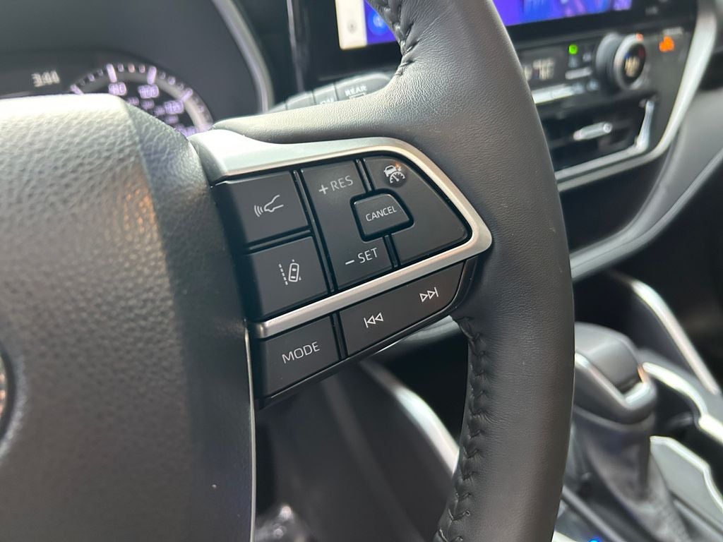 2024 Toyota Highlander Hybrid XLE