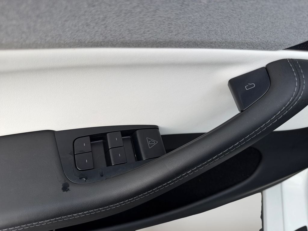 2026 Tesla Model Y Base