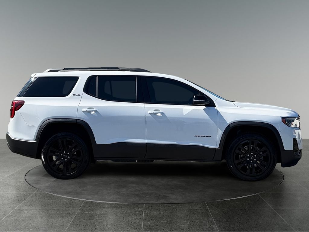2022 GMC Acadia SLE