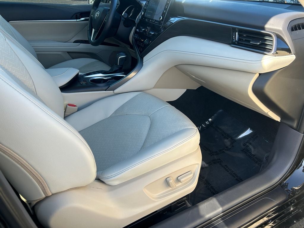 2022 Toyota Camry Hybrid XLE