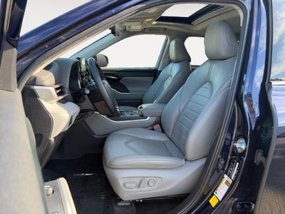 2022 Toyota Highlander Hybrid XLE