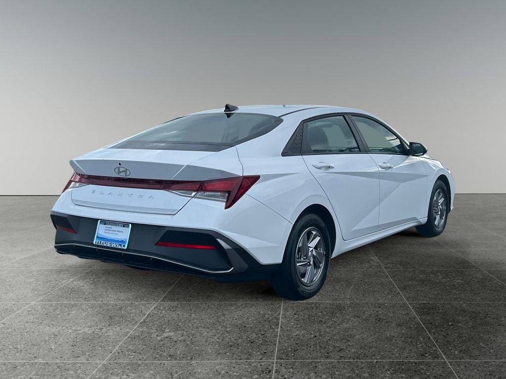2025 Hyundai Elantra SE
