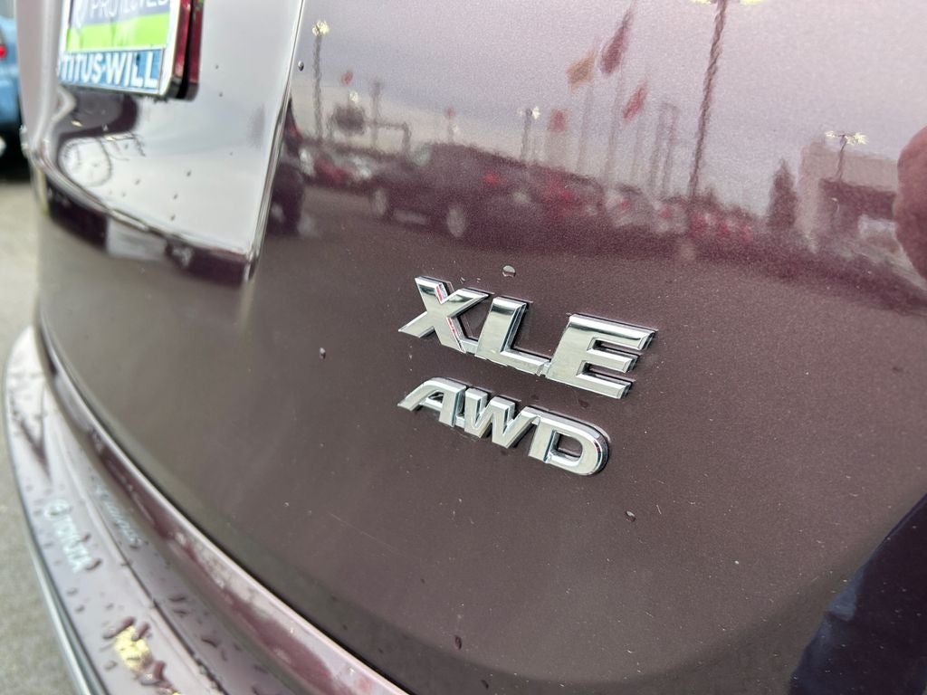 2017 Toyota RAV4 XLE 1 Owner Local