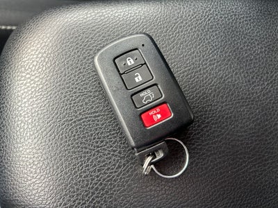 2017 Toyota RAV4 XLE 1 Owner Local