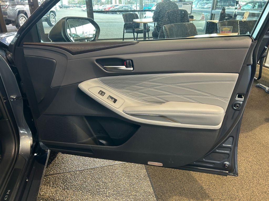 2019 Toyota AVALON HYBRID Limited