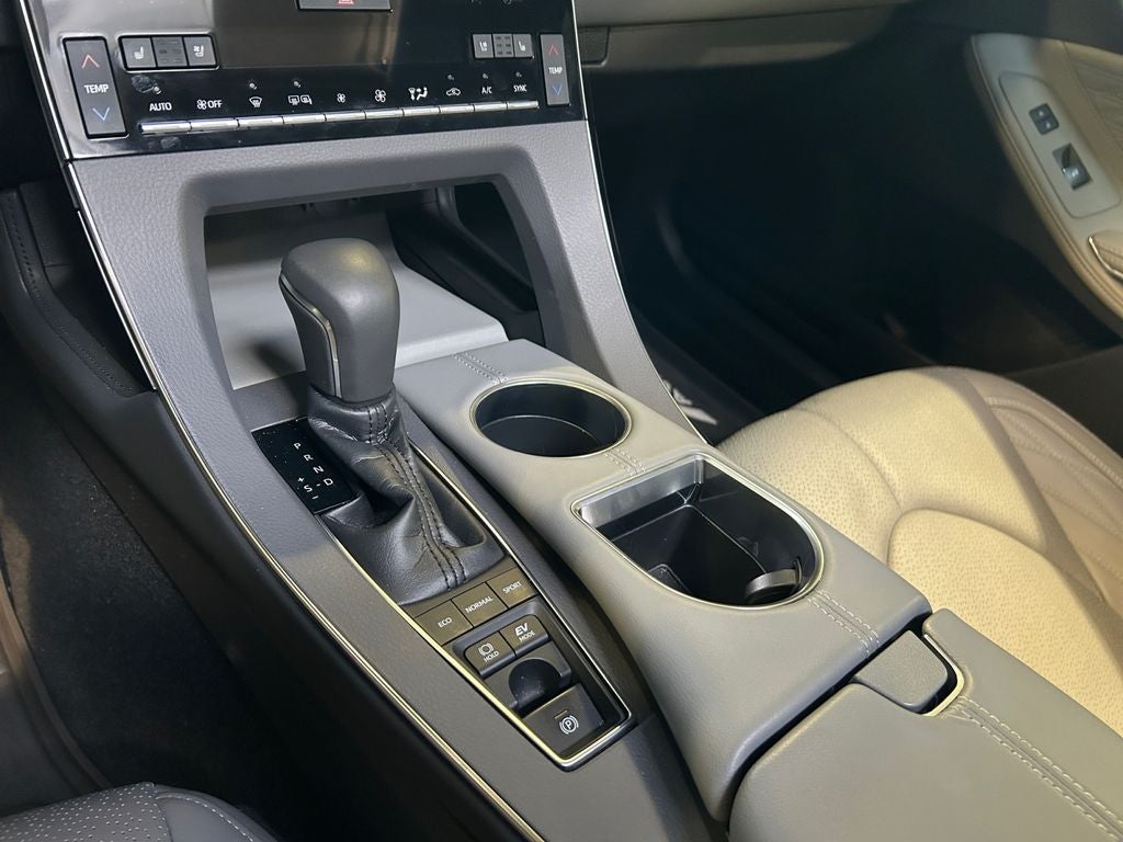 2019 Toyota AVALON HYBRID Limited