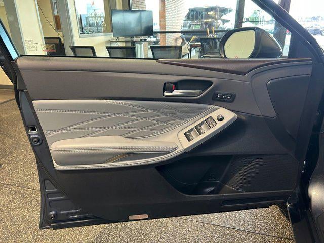 2019 Toyota AVALON HYBRID Limited